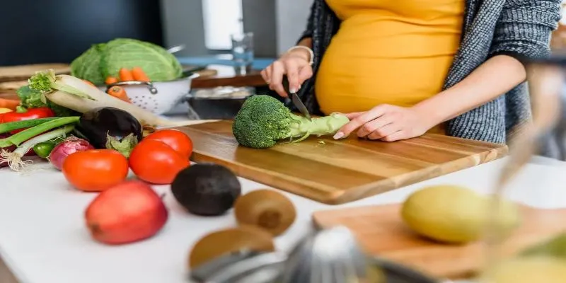 Mang Thai: Tập Trung Vào Dinh Dưỡng Và Chế Độ Ăn Uống 3 Trái cây và rau quả: Những lưu ý khi mang thai